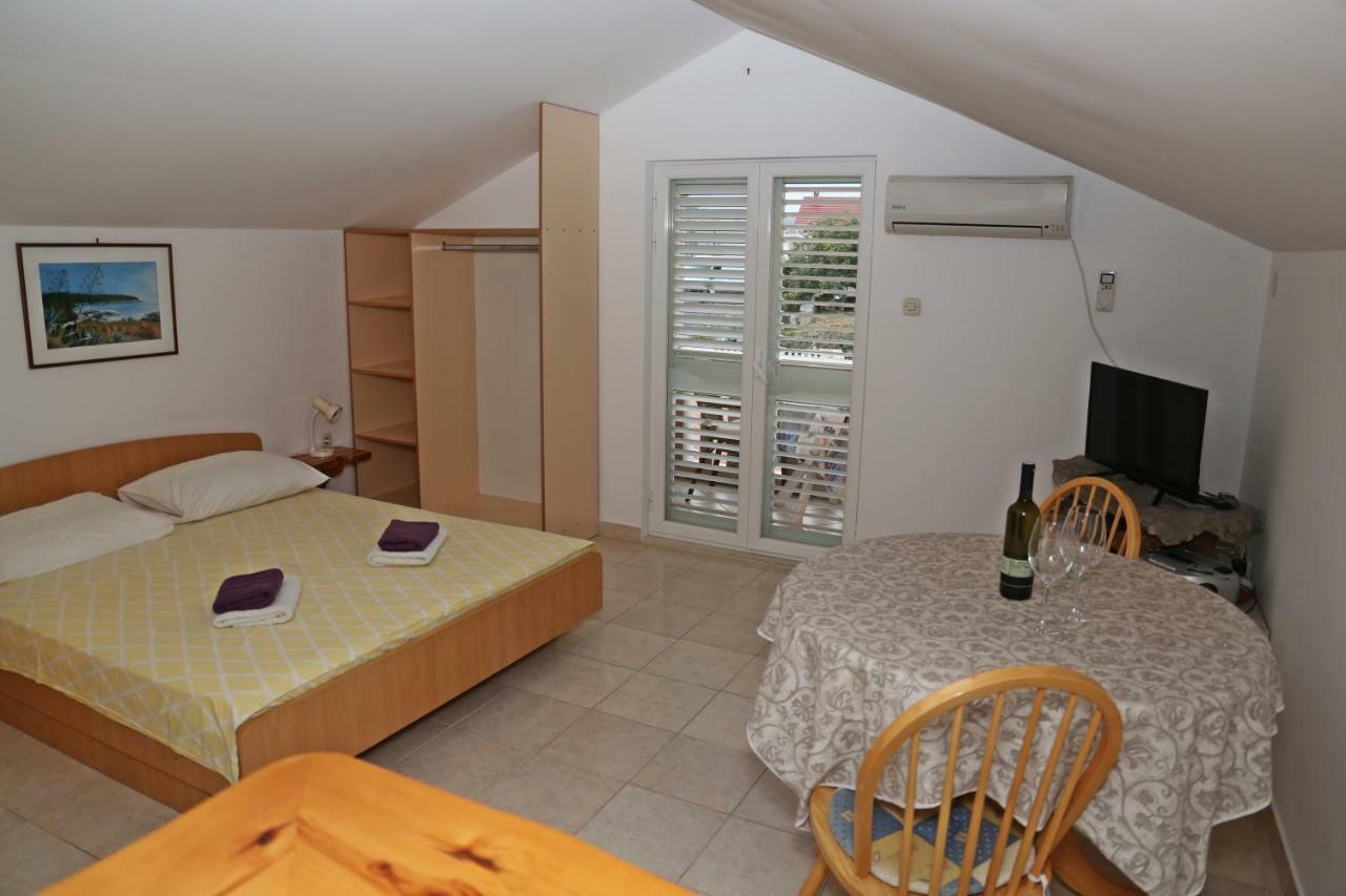 Apartments Katica Lumbarda Eksteriør billede